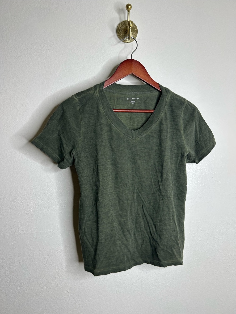 Eileen Fisher 100% Organic Cotton Green V - Neck T - Shirt Short Sleeve